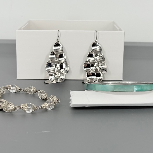 Curated Bundle of Silver-Tone Dangle Earrings and Two Bracelets - Picture 4 of 4